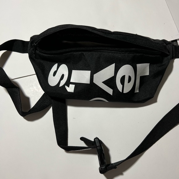 Black Levi’s bag belt/side bag small - Picture 2 of 3